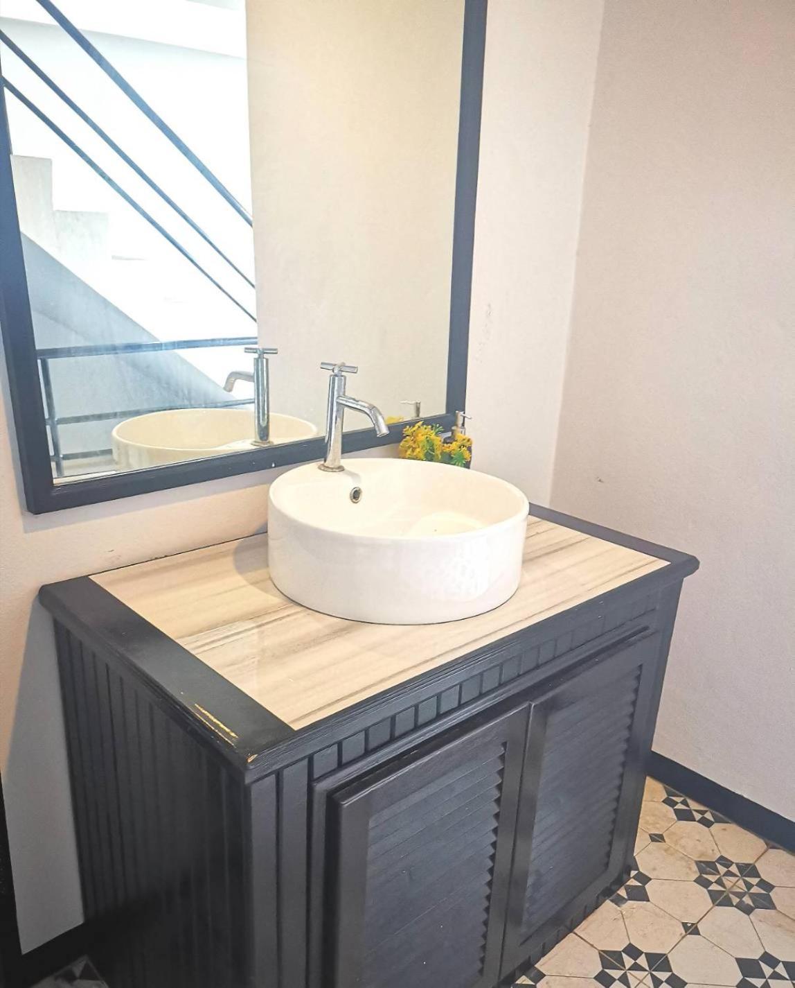 Newnormal Khách sạn 2*
